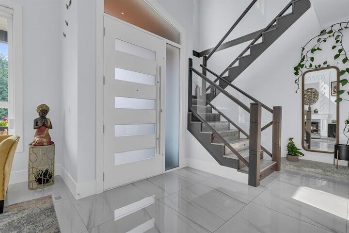 Property Photo:  27977 Stagecoach Avenue  BC V4X 0A8 