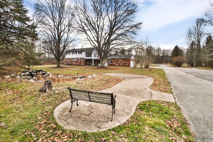 Property Photo:  555 Ransom Road  NY 14072 