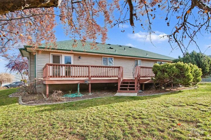 Property Photo: 2242 Chukar Lane WA 99403