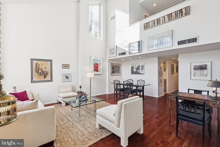 Property Photo:  36 Saint James Court  PA 19106 