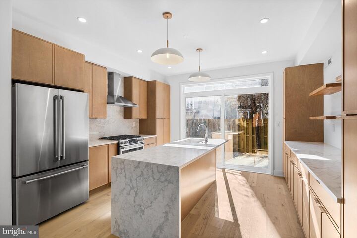 Property Photo:  1810 Bainbridge Street  PA 19146 