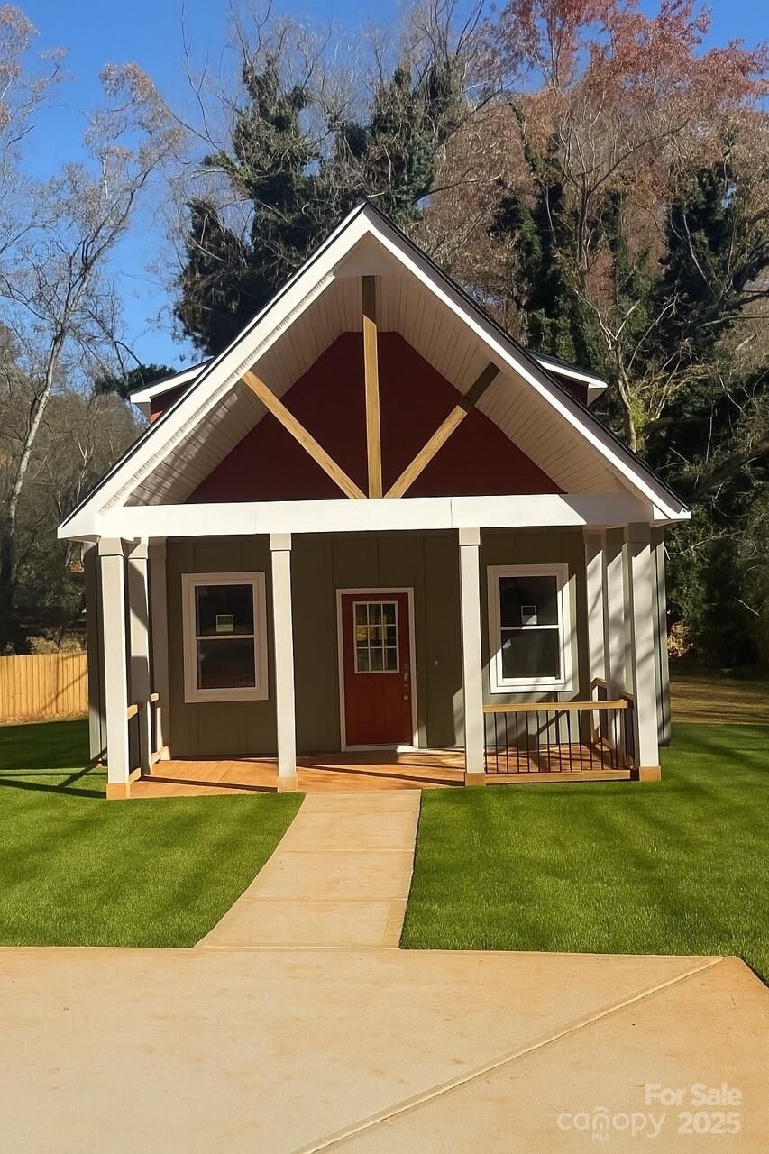 Property Photo: 510 N Mulberry Street NC 28201