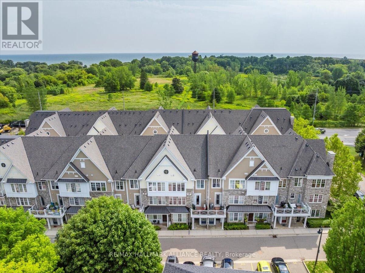 Property Photo:  1011 Deta Road 701  ON L5E 0A2 