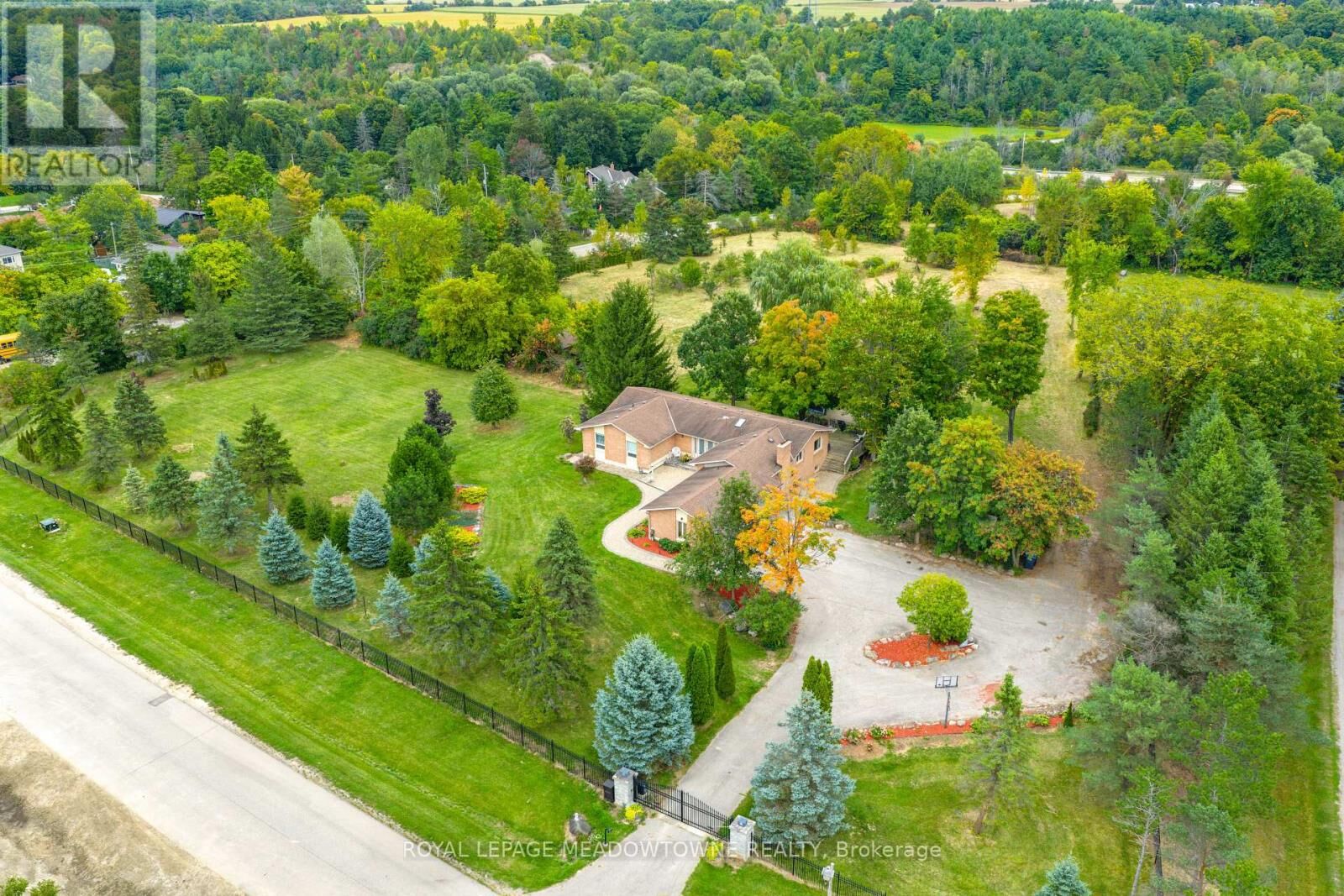 Property Photo: 1 Cassidy Lane ON L7C 1P5