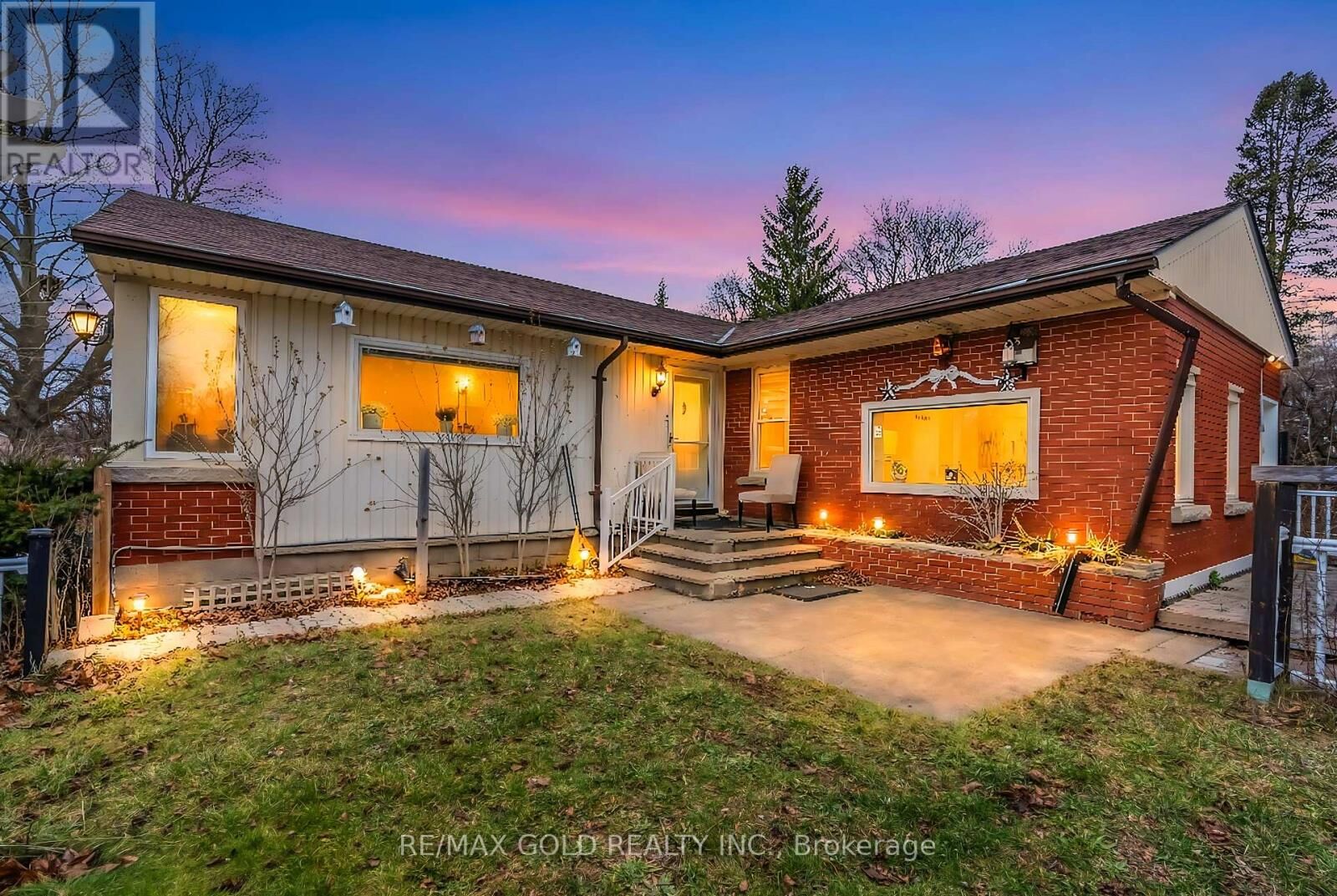 Property Photo:  5921 Scott Street  ON L2E 3B2 