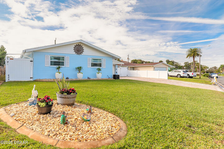 Property Photo:  32 Plaza Drive  FL 32176 