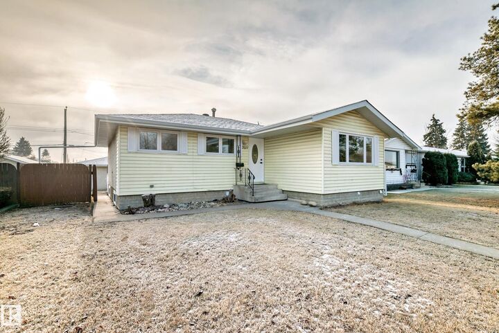 Property Photo:  7011 135A Avenue NW  AB T5C 2H7 