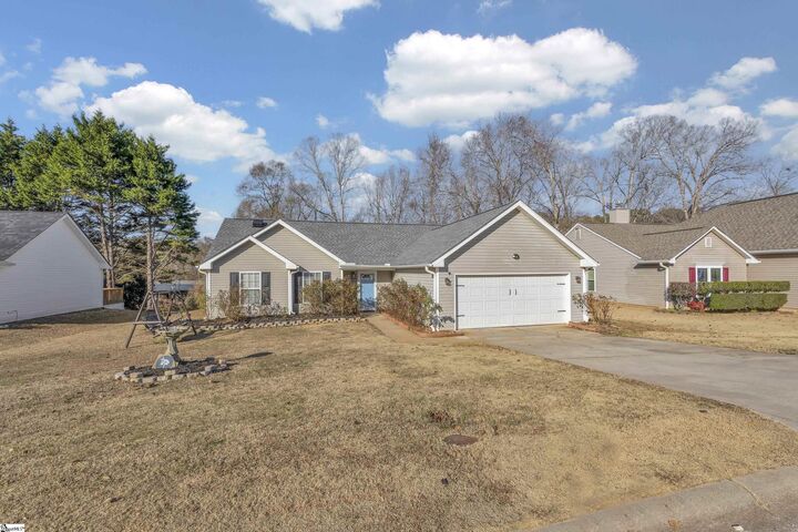 Property Photo:  5 Rivereen Way  SC 29680 