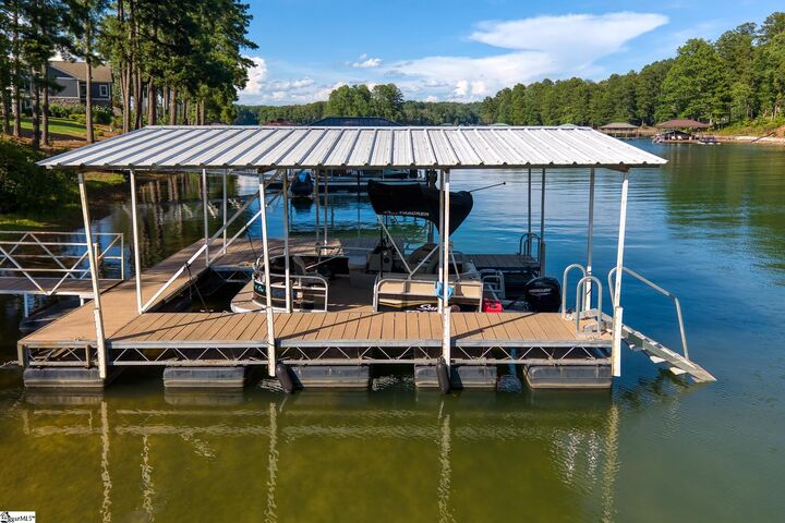 Property Photo:  401 Long View Ridge Lane  SC 29672 