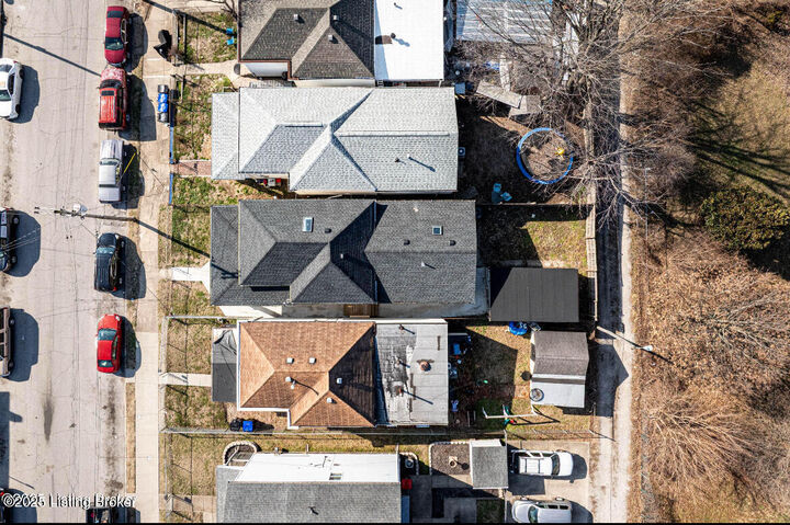 Property Photo:  2919 Montgomery St  KY 40212 