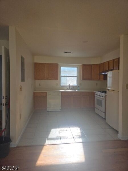 Property Photo:  59 Milford Ave  NJ 07108 