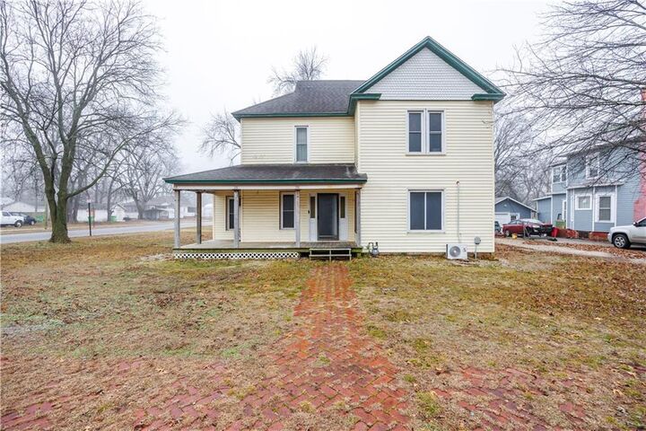 Property Photo:  425 E 5th Street  KS 67335 