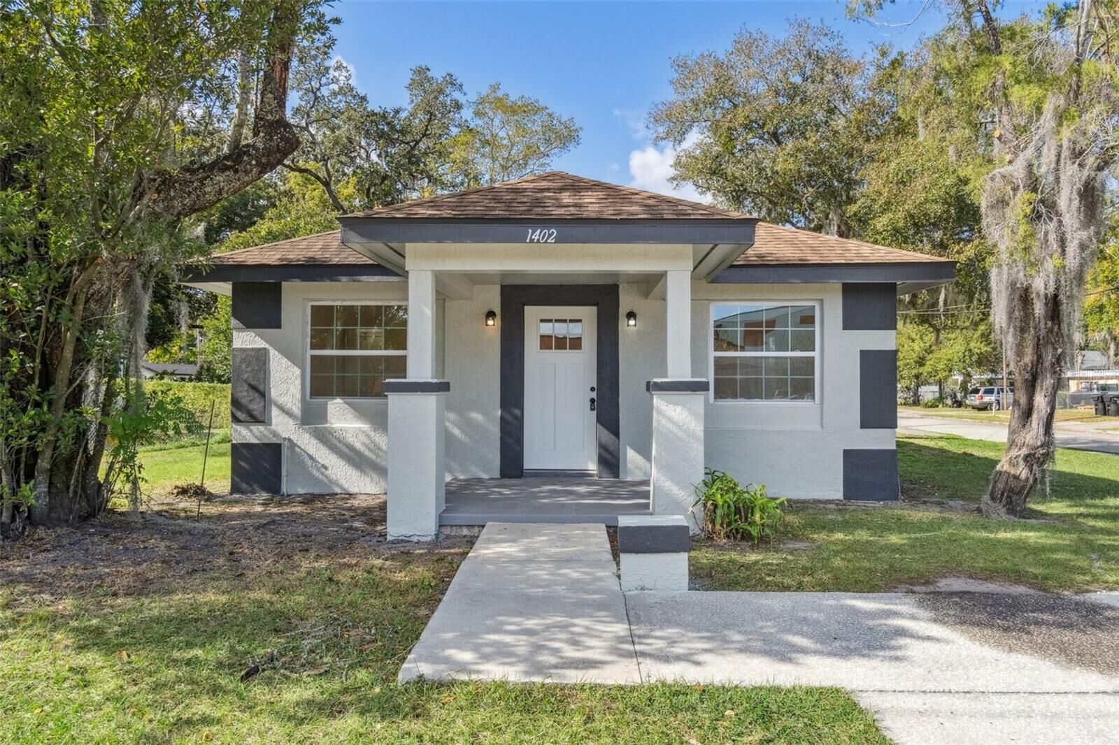 Property Photo:  1402 S Lee Avenue  FL 32805 
