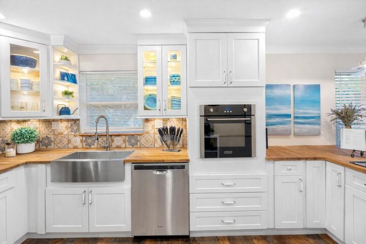 Property Photo:  2201 Park Street N  FL 33710 