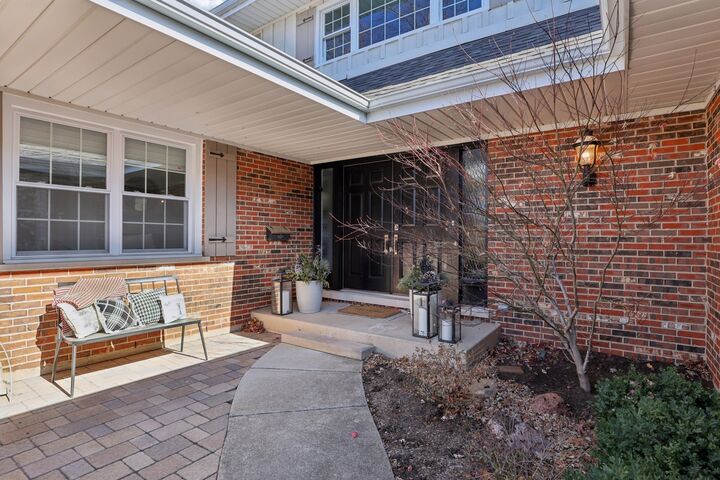 Property Photo:  1285 Warwick Court  IL 60015 