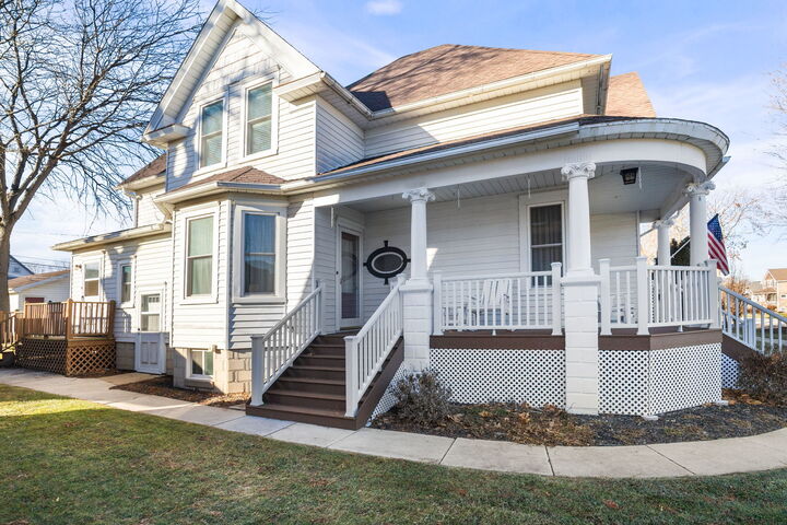 Property Photo:  618 Woodward Street  IL 60401 