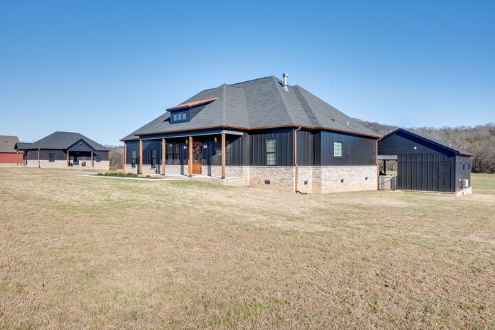 Property Photo:  405 Shelbyville Hwy  TN 37334 