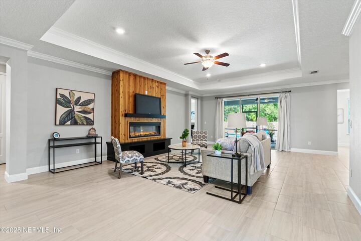 Property Photo: 3024 Las Calinas FL 32095