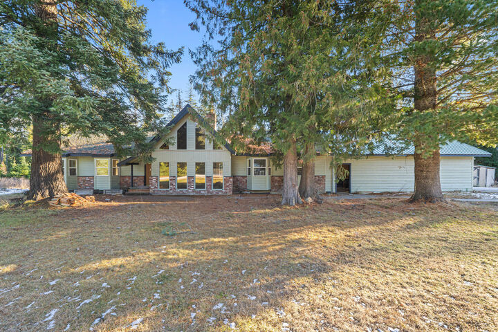Property Photo:  212 Danforth Rd  WA 99180 