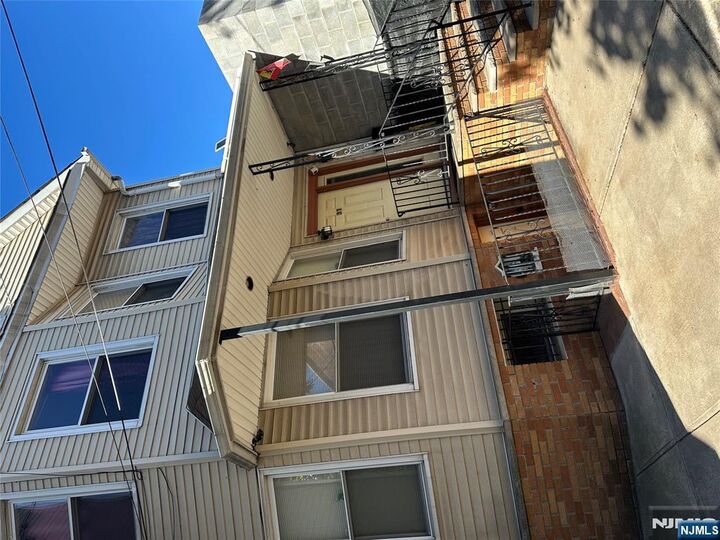 Property Photo:  31 Read  NJ 07105 