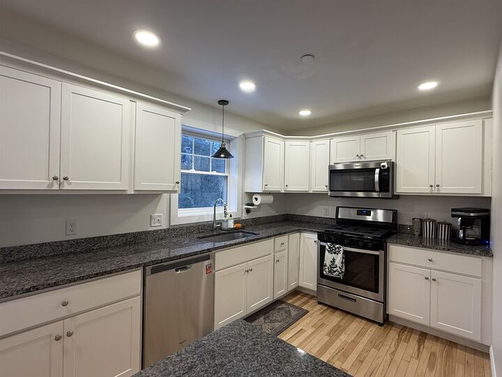 Property Photo: 28 Waterford Drive NH 03077