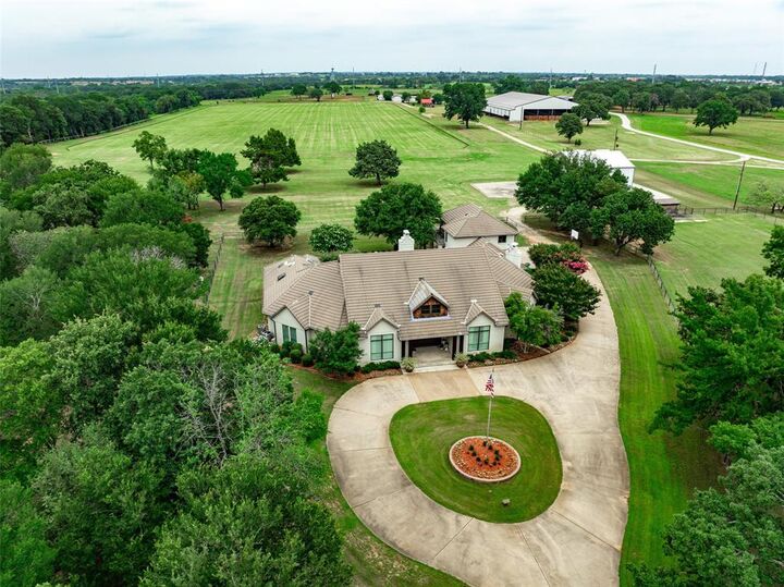 Property Photo: 1600 Historic Lane TX 76227