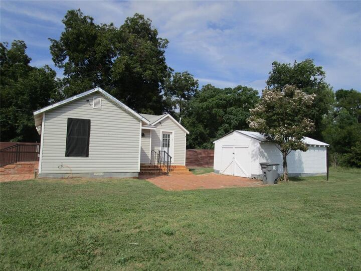 Property Photo:  3718 N Westmoreland Road  TX 75212 