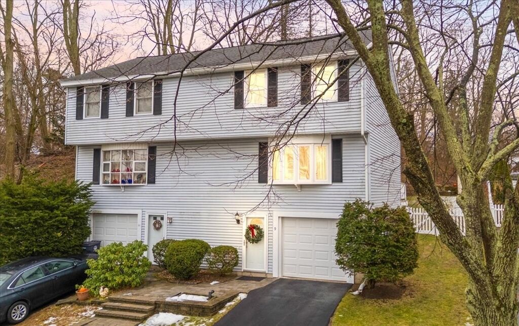 Property Photo:  9 Twin Brooks Cir 9  MA 01835 