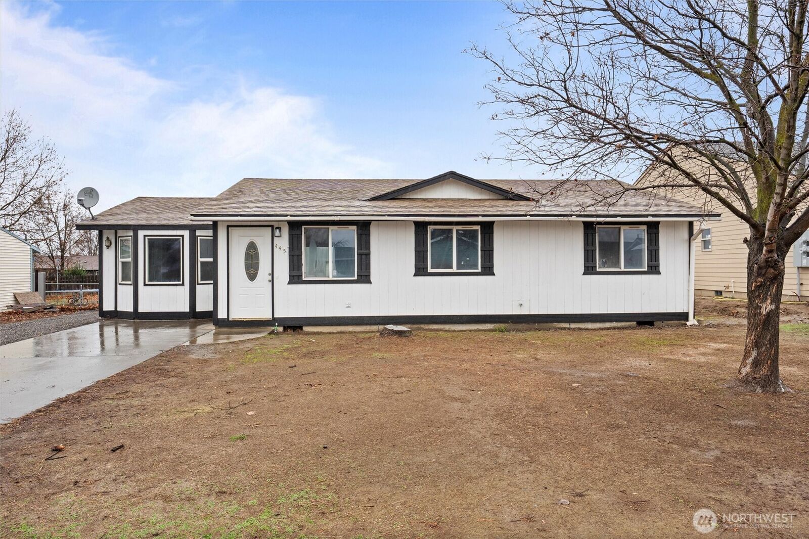 Property Photo: 445 E Rainer Street WA 99344