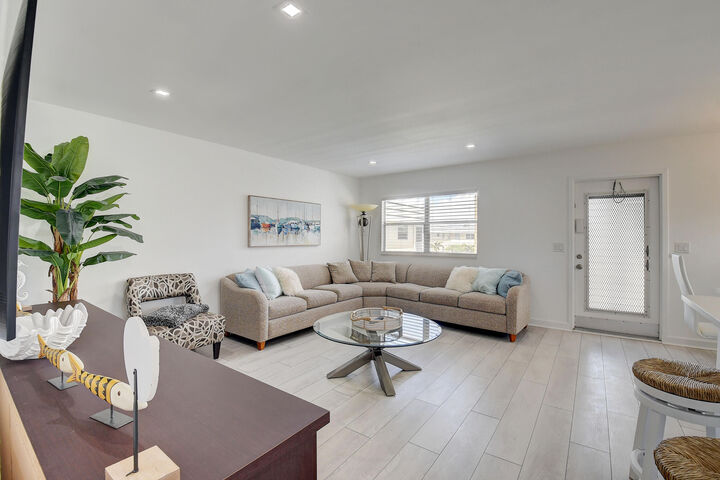 Property Photo:  461 N Brittany J  FL 33446 