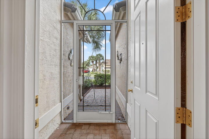 Property Photo: 357 NW Springview Loop FL 34986