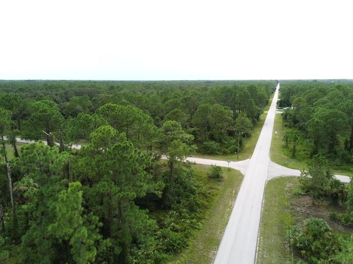 Property Photo: 3500 E 14th Street FL 33972