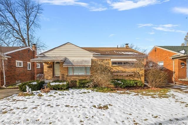 Property Photo:  1826 Walnut Street  MI 48124 