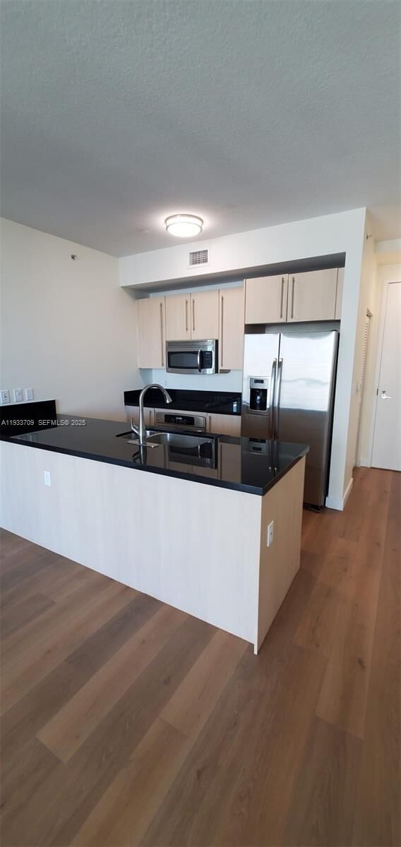 Property Photo:  79 SW 12th St 2411-S  FL 33130 