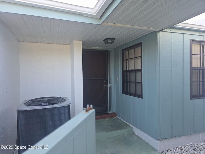 Property Photo:  255 Kingsway  FL 32937 