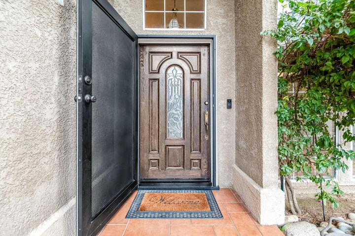 Property Photo:  1134 N Rova Court  CA 93291 