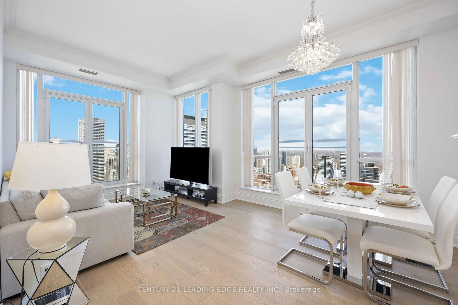 Property Photo:  763 Bay Street Lph02  ON M5G 2R3 