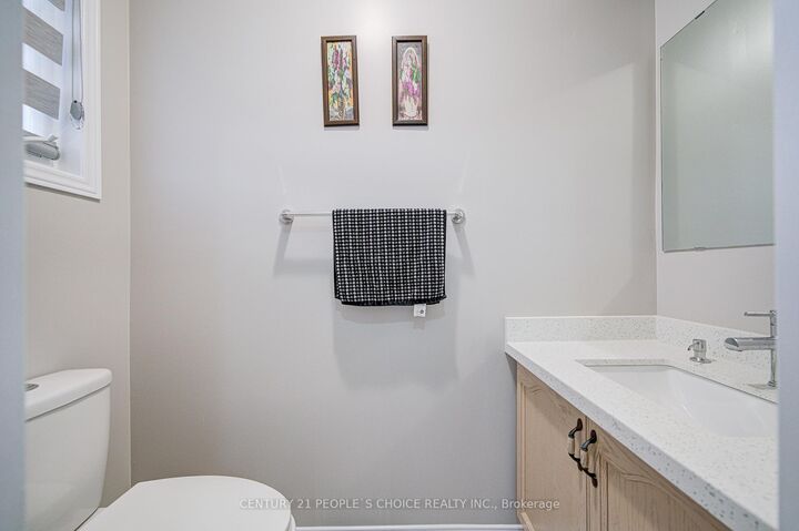 Property Photo:  72 Zia Dodda Crescent  ON L6P 1J4 