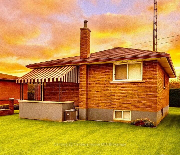 Property Photo:  14 Drury Crescent  ON L2M 6B6 