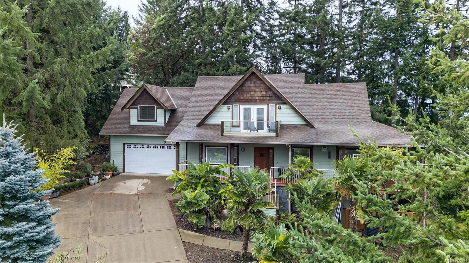 Property Photo: 6042 Chippewa Rd BC V9L 5P2