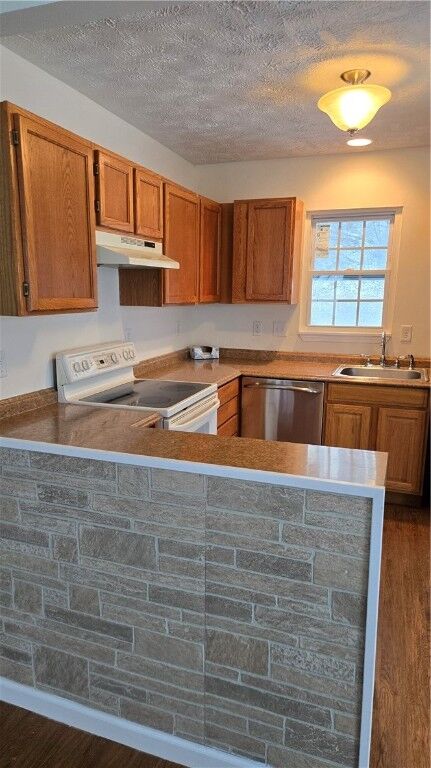 Property Photo:  2930 East Hardies  PA 15044 