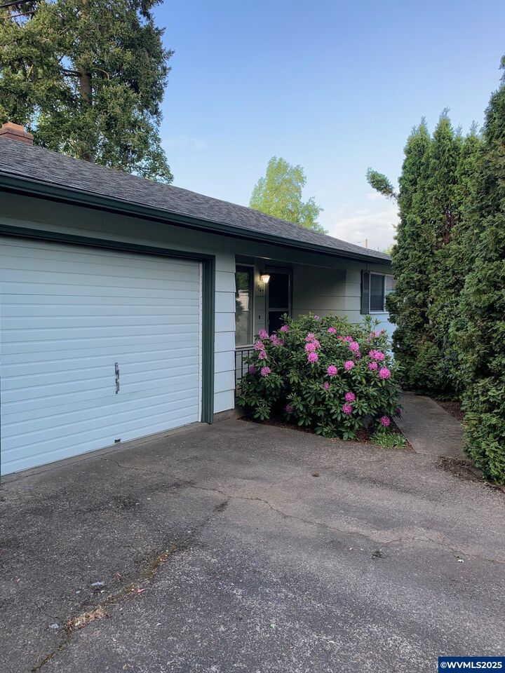 Property Photo:  1047-1057 Browning Av S  OR 97302 