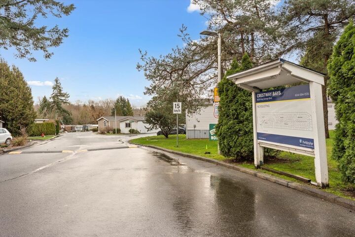 Photo de la propriété:  8220 King George Boulevard 69  BC V3W 6E1 