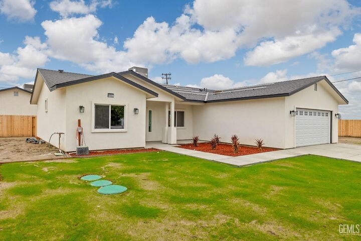 Property Photo: 9502 Beam Street CA 93311