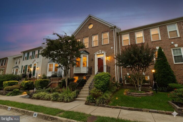 Property Photo:  6211 Glenshire Row  VA 22315 