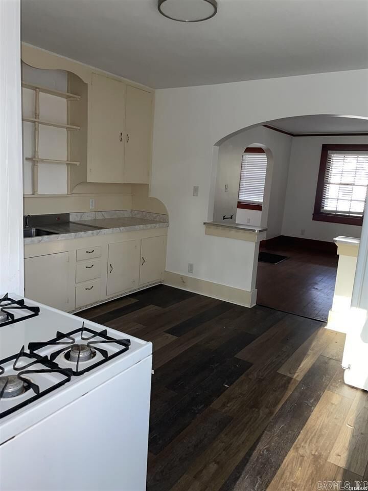 Property Photo: 300 Main Street AR 71901-0000