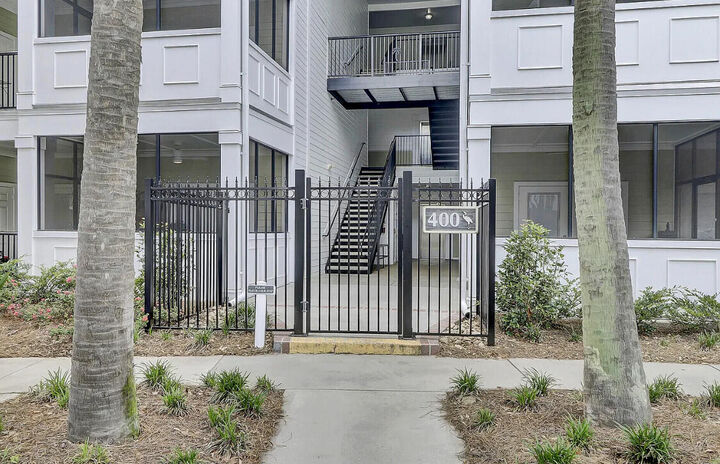 Property Photo:  1025 Riverland Woods Place # 423  SC 29412 