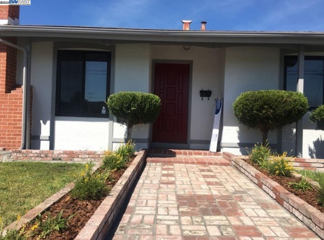 Property Photo: 2459 Driftwood Way CA 94577