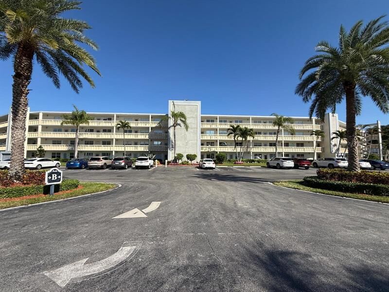 Property Photo: 3022 Ainslie B 3022 FL 33434