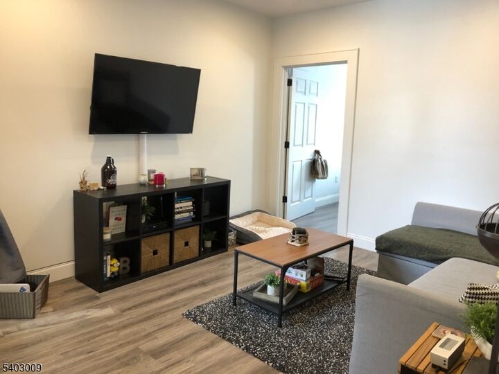 Property Photo:  81 Glenridge Ave 2  NJ 07042 